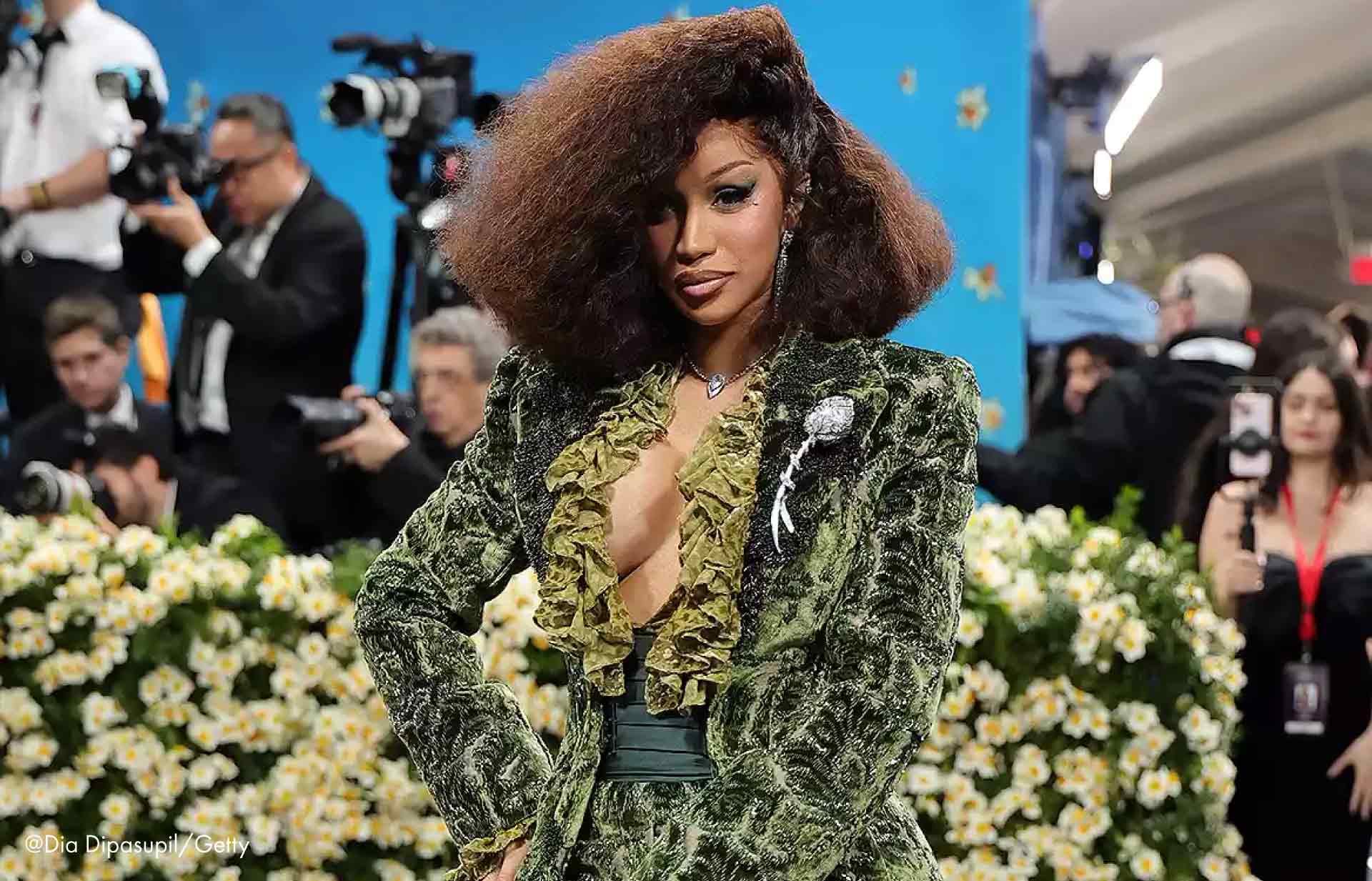 Cardi B's Eckiger Afro
