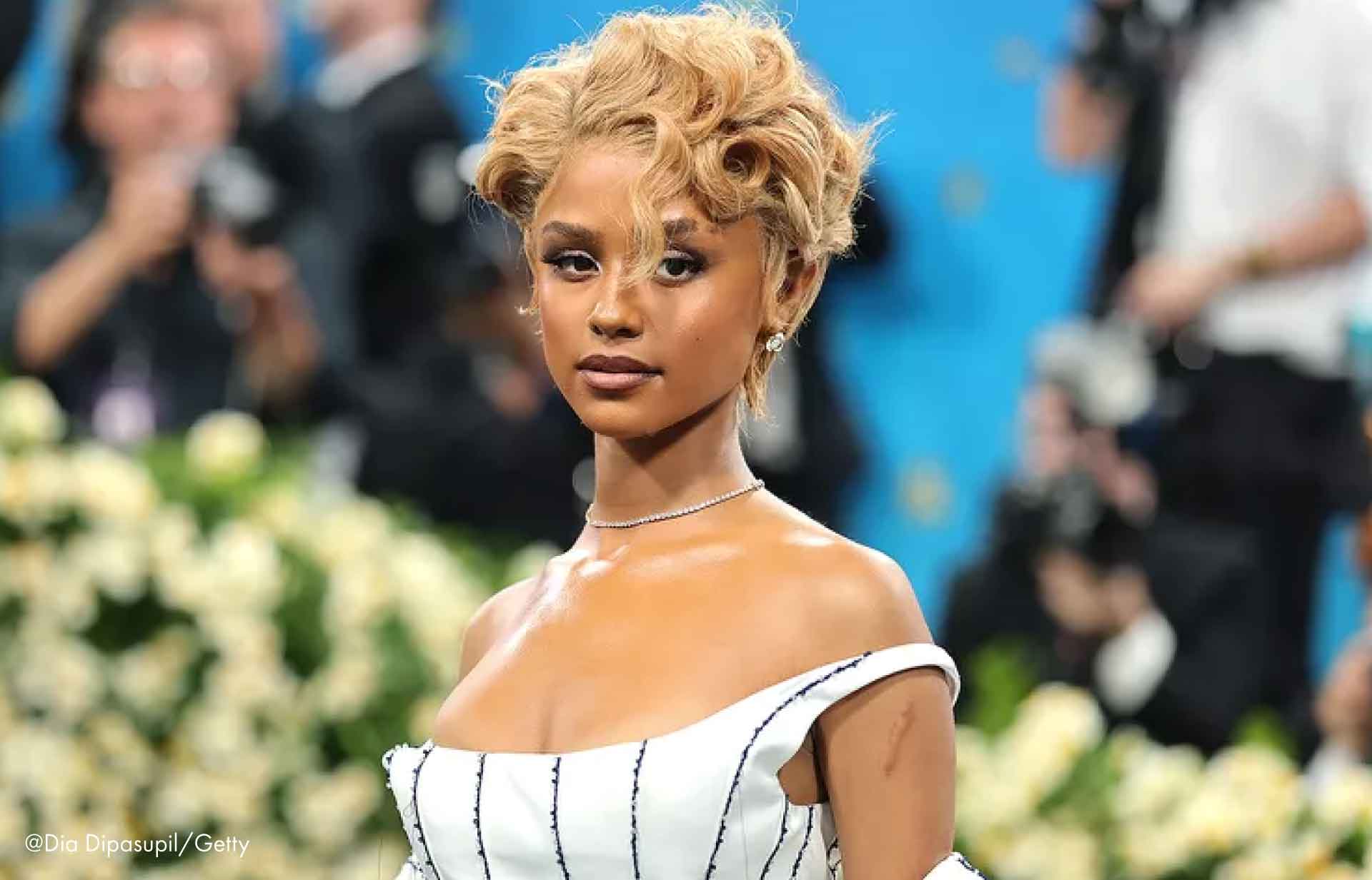 Tyla's Lockiger Blonder Pixie